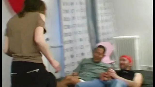 Edward con las manos de pene