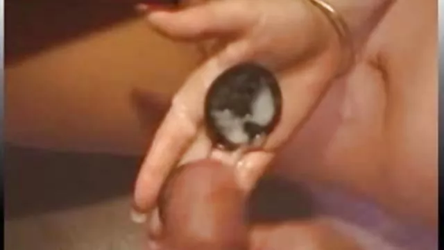 Dos biquis y un azote gordo.