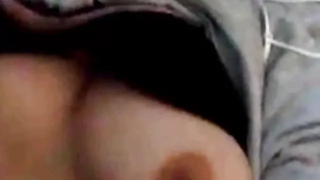 La rubia Kitty Blair folla con alemanes extranjeros en el puf en el columpio de amor