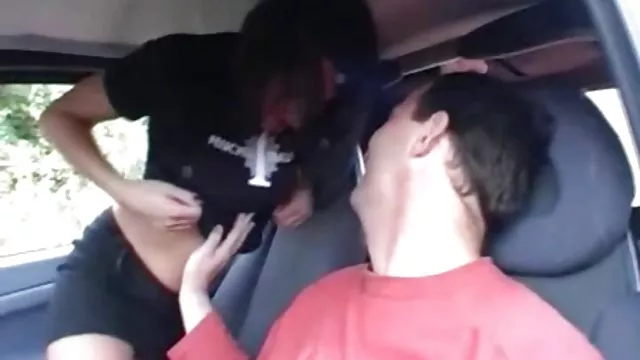 Bebé fetichista adulto con madre e hijo.