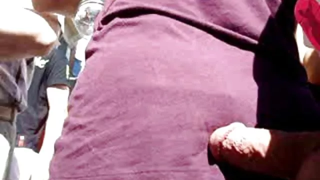 Rubia puta follada por varias pollas